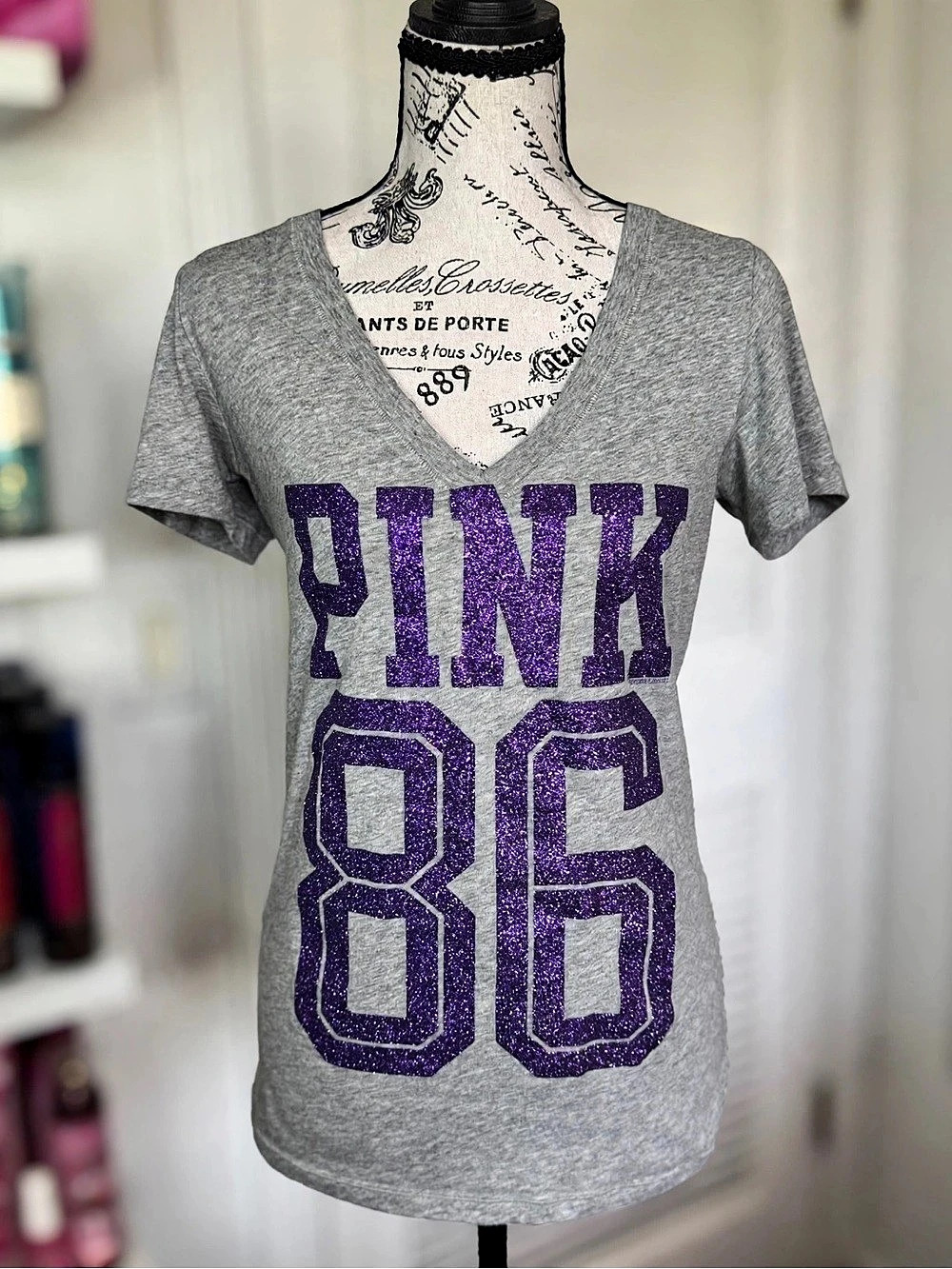 Victoria’s Secret PINK V Neck Tee S Gray Purple Glitter 86 Y2K Bling Top